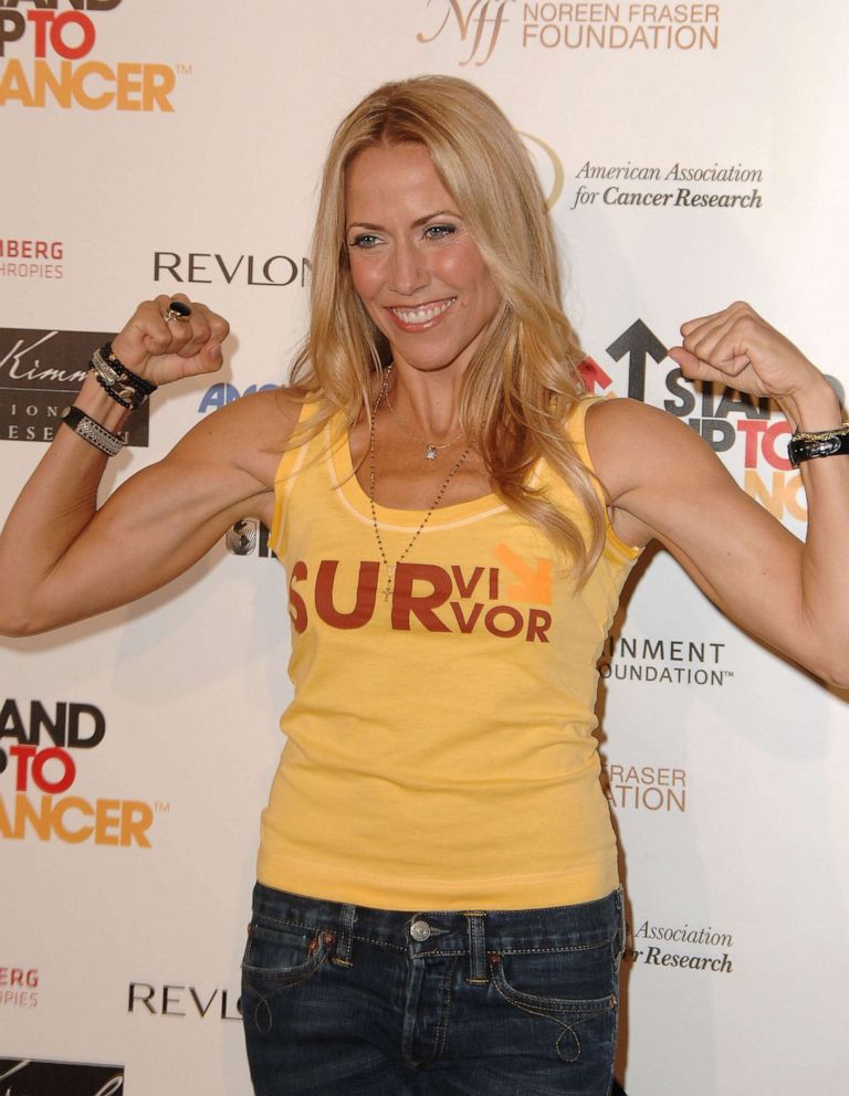 PHOTO: Sheryl Crowe arrives at Stand Up For Cancer at The Kodak Theatre in Hollywood, Sept. 5, 2008.