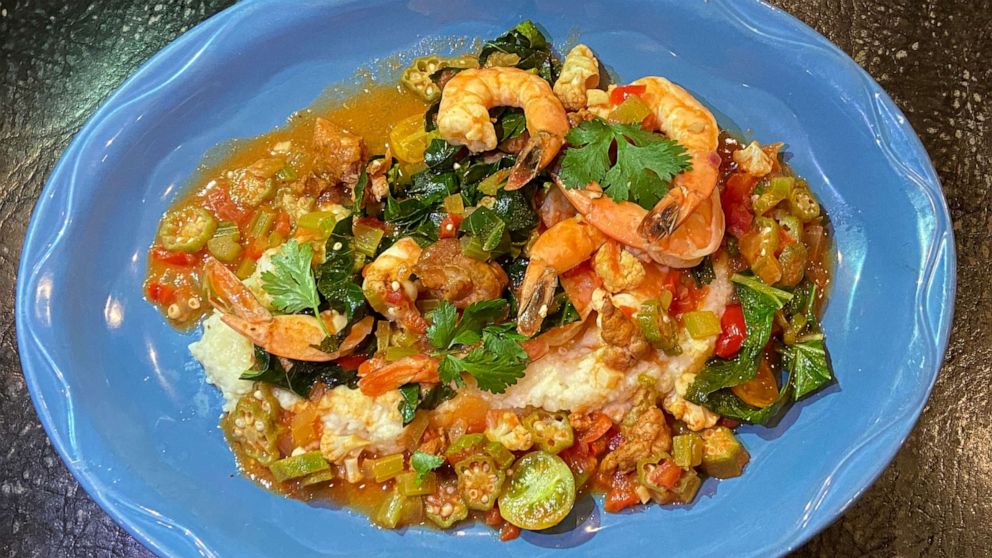 VIDEO: Chef Marcus Samuelsson shows T.J. Holmes how to make shrimp and grits