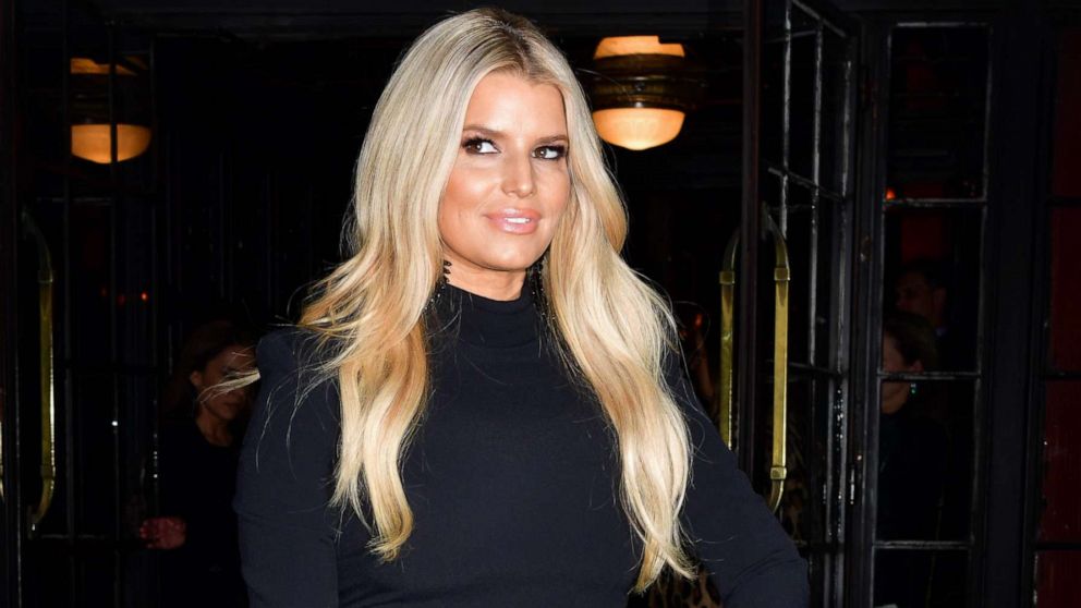 Jessica Simpson reveals how she confronted woman who assaulted her as a  child - Good Morning America