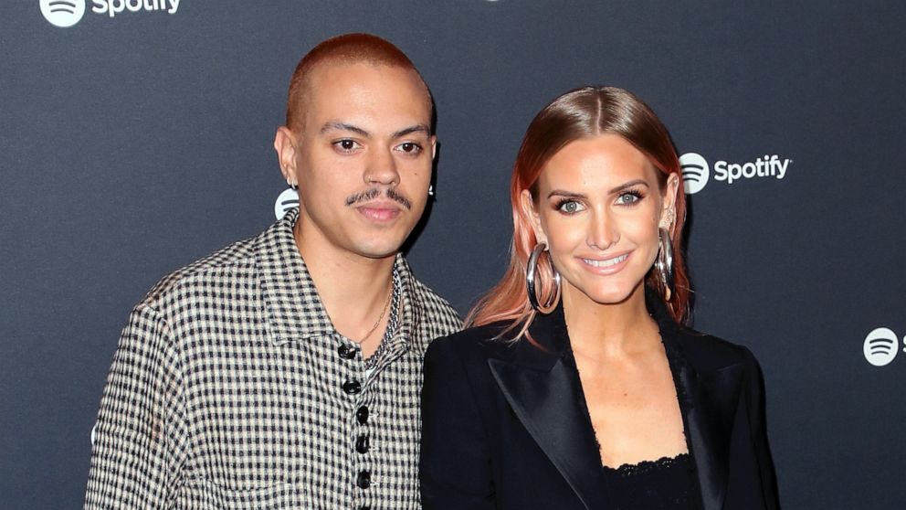 VIDEO: Ashlee Simpson taught Evan Ross to 'really be yourself' on their new reality show