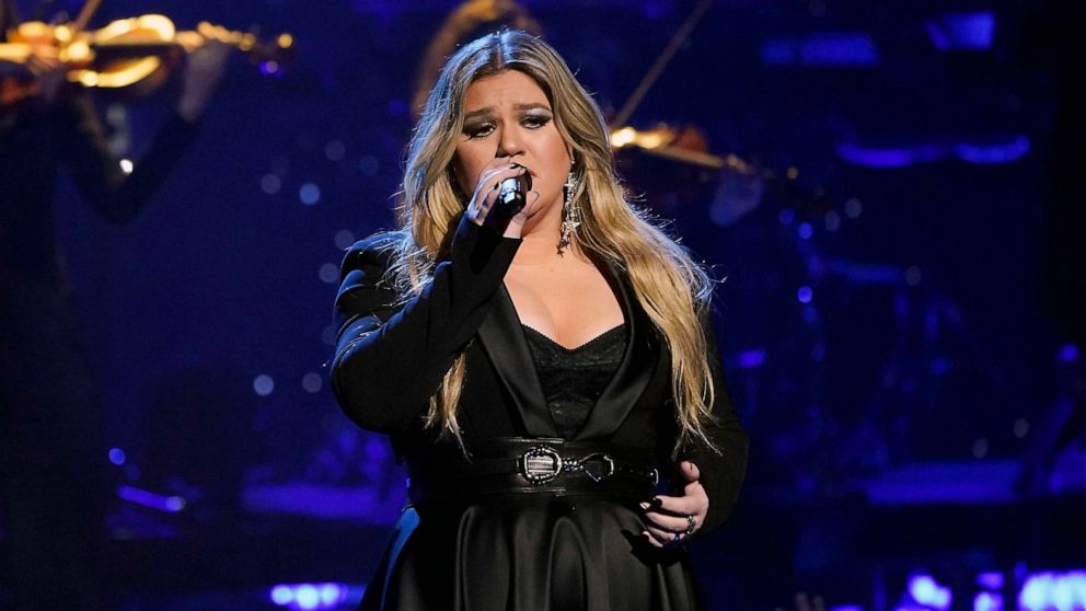 Kelly Clarkson shares new teaser of breakup song 'Mine' off new album