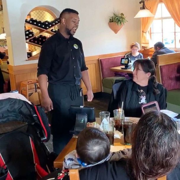This Olive Garden Server Is Wowing Diners With His Stellar Voice Gma