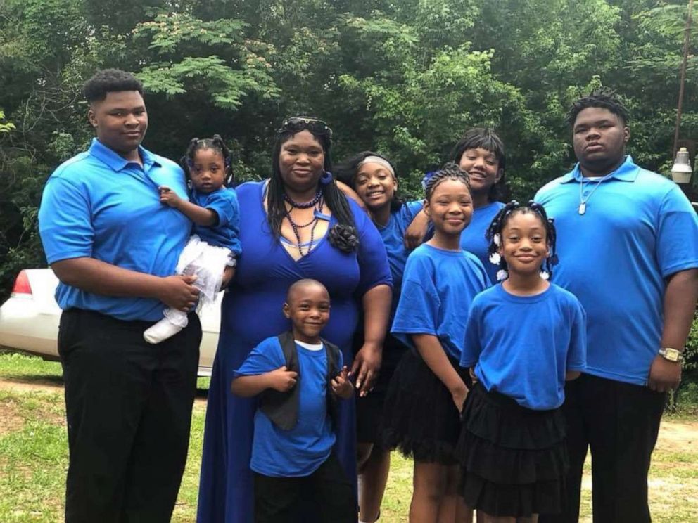 PHOTO: Francesca McCall has taken in her sister Chantale McCall's children after Chantale died from COVID-19. McCall's own children include La-Keria 15, Ashanti, 14, Saaphyri, 13, Aniyah, 11, Trenton, 7, Heavenly, 4, Chayha, 1 and two more sons.