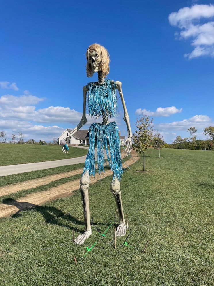 PHOTO: Michal Owens, a big Swiftie, decided to dress one of her 12-foot skeletons as Taylor Swift for Halloween.