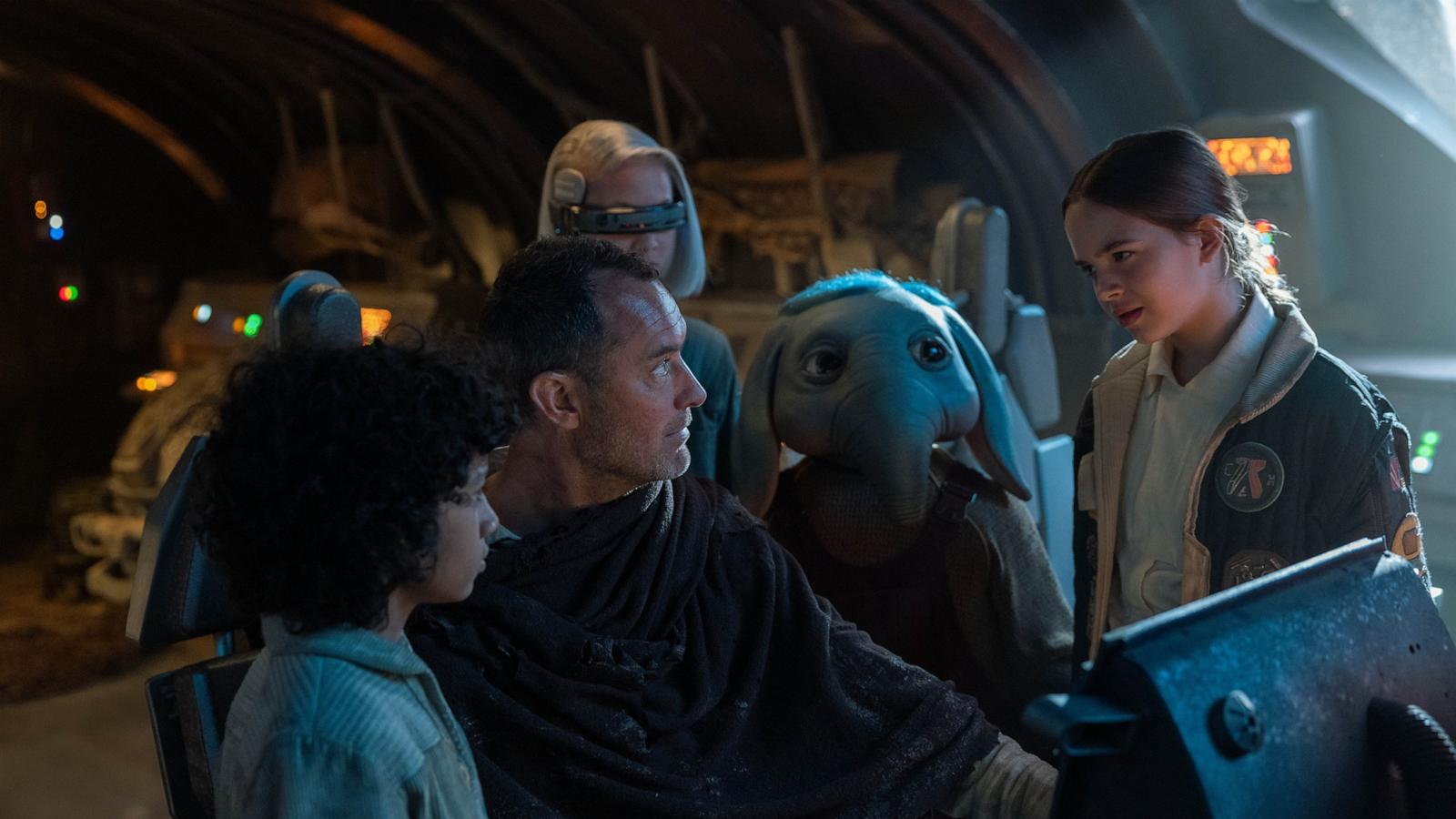 PHOTO: (L-R) Ravi Cabot-Conyers, Jude Law, Kyriana Kratter, Robert Timothy Smith, and Ryan Kiera Armstrong are seen in Lucasfilm's "Star Wars: Skeleton Crew," exclusively on Disney+.