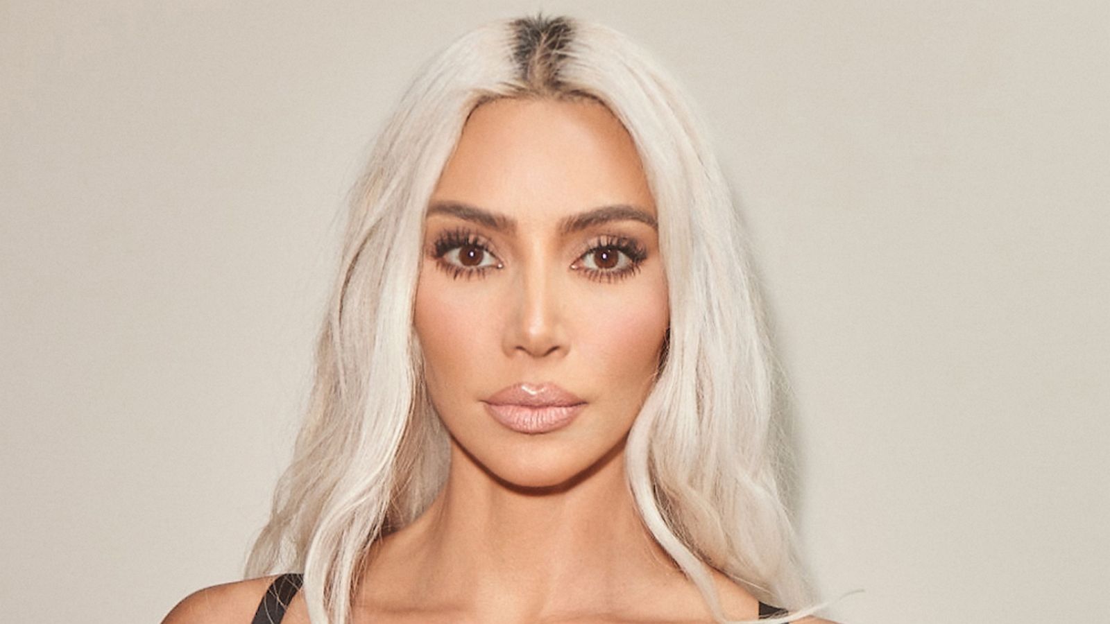Kim Kardashian sports blunt bob in new SKIMS campaign video - Good Morning  America