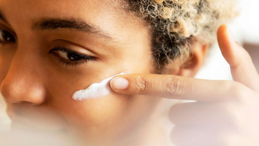 How Does Retinol Work? Benefits and Rules of Use Explained