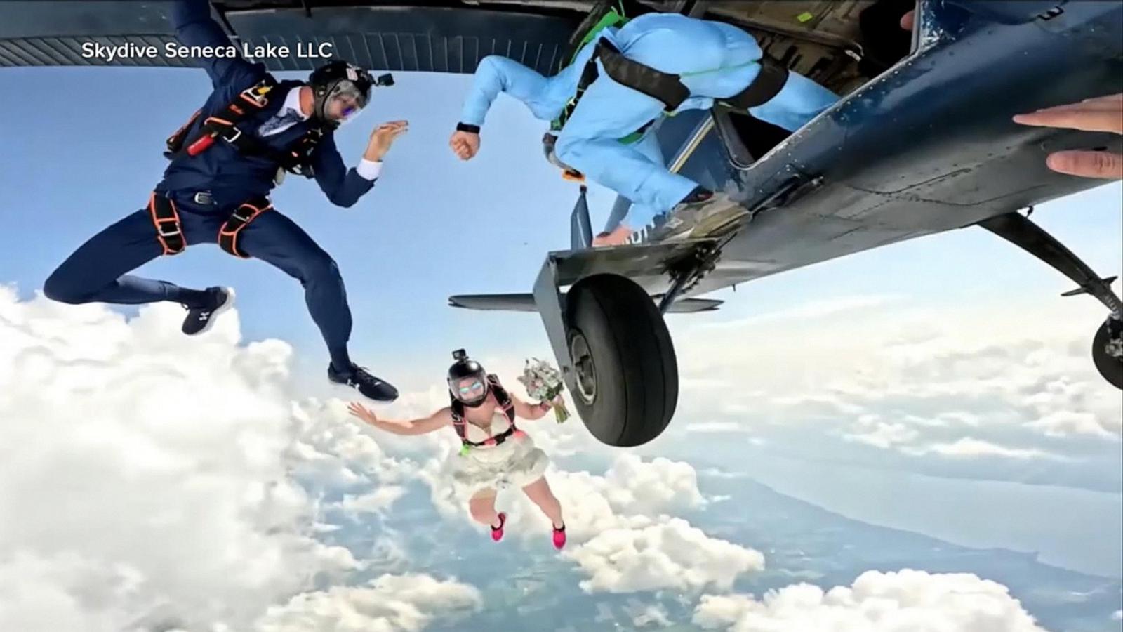 PHOTO: Professional skydivers Mike Missroon and Megan Walsh kicked off their wedding ceremony by skydiving with their bridal party.