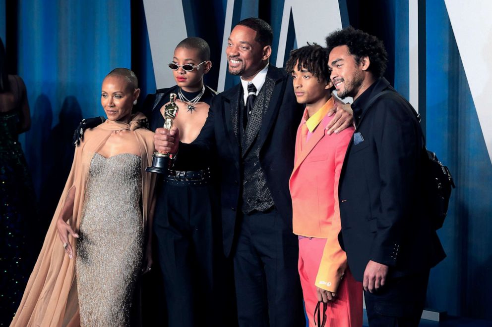 PHOTO: From left, Jada Pinkett-Smith, Willow Smith, Will Smith, Jaden Smith, and Trey Smith, pose for a photo at the 2022 Vanity Fair Oscar Party in Beverly Hills, Calif., March 27, 2022.