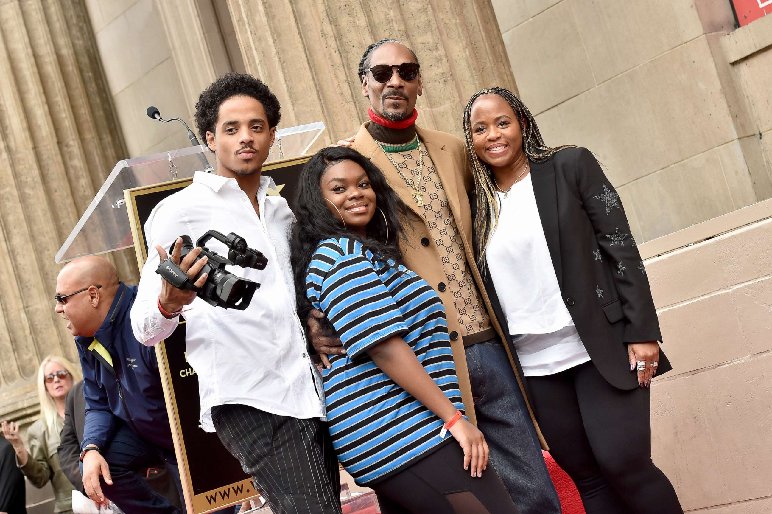 PHOTO: Snoop Dogg, Shante Broadus, Cori Broadus and Cordell Broadus on the Hollywood Walk of Fame on Nov. 19, 2018 in Hollywood, Calif.