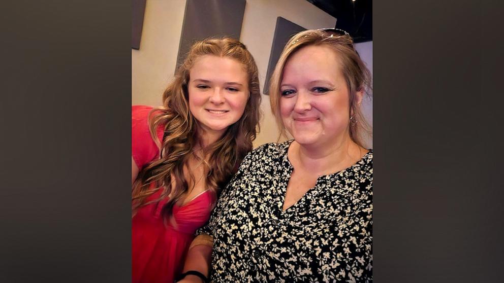 PHOTO: Sonya Turner poses with her daughter Isabella, a 14-year-old freshman at Apalachee High School in Georgia.