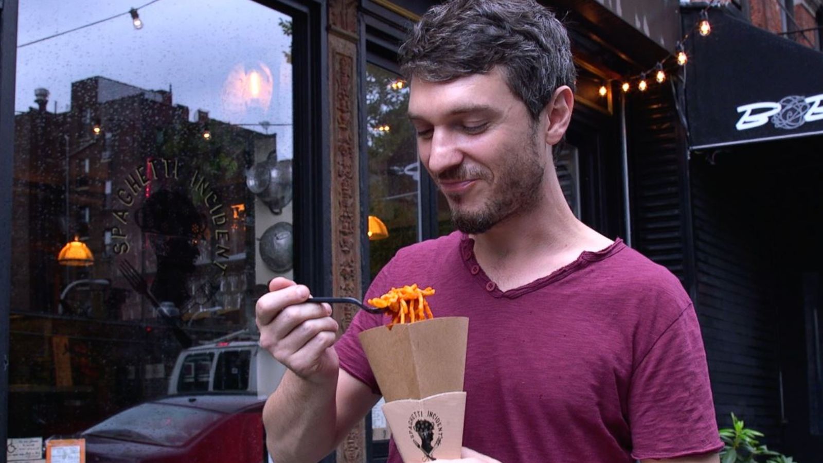 PHOTO: This restaurant turned spaghetti into a street food.