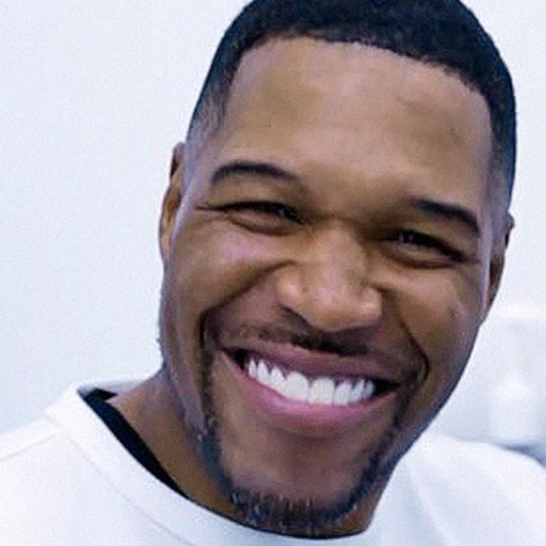 Michael Strahan Closes Gap In Teeth Michael Strahan Still Has His Iconic Tooth Gap In April 