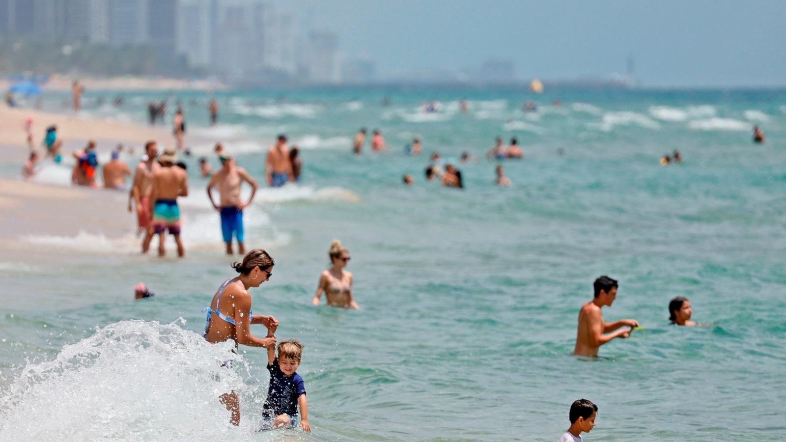 PHOTO: Beachgoers are shown on Fort Lauderdale Beach on July 14, 2022, in Fla.