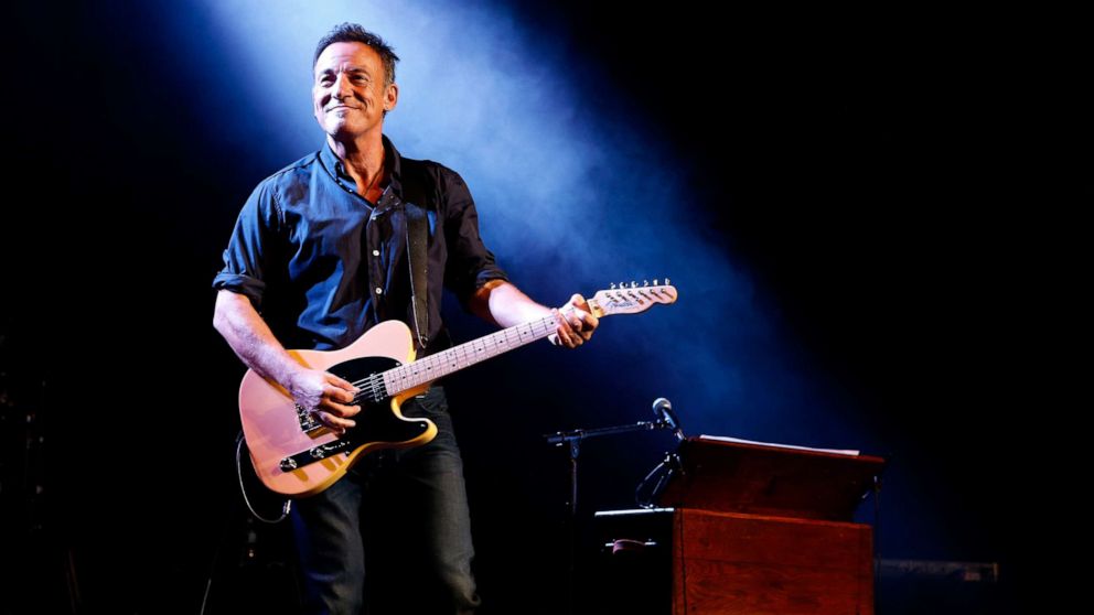 Springstein Singer Bruce Springsteen becomes 1st artist to have a top 5 album in last 6 ...