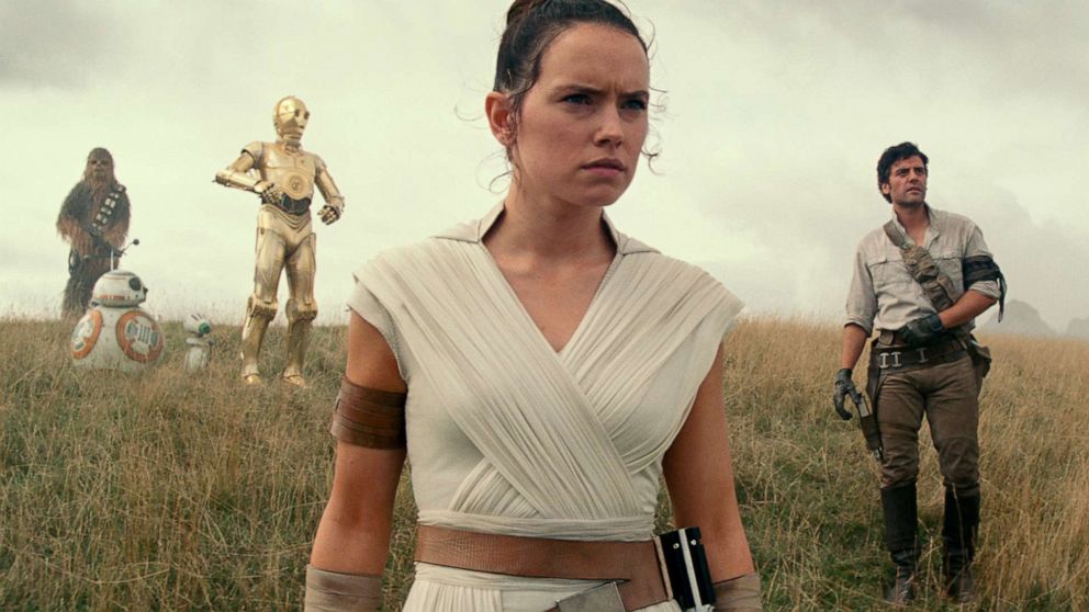 PHOTO: VIDEO: Daisy Ridley weighs in on that lost ‘Rise of Skywalker’ script