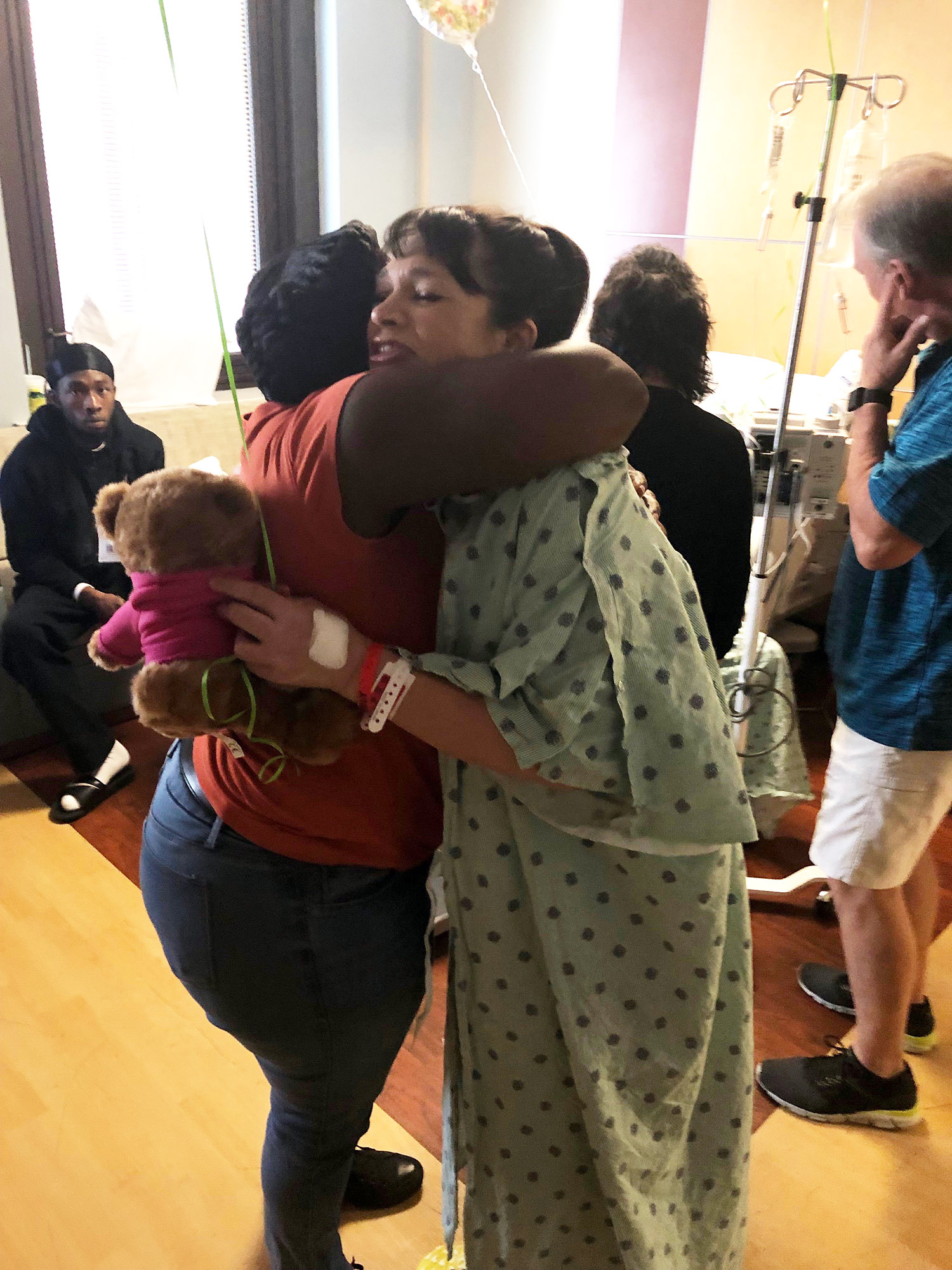 PHOTO: Kidney donor Starr Gardy, pictured hugging Lashonda Pugh in the hospital, donated her kidney to Pugh's son after seeing a plea for a donor written on the back of his mother's car.