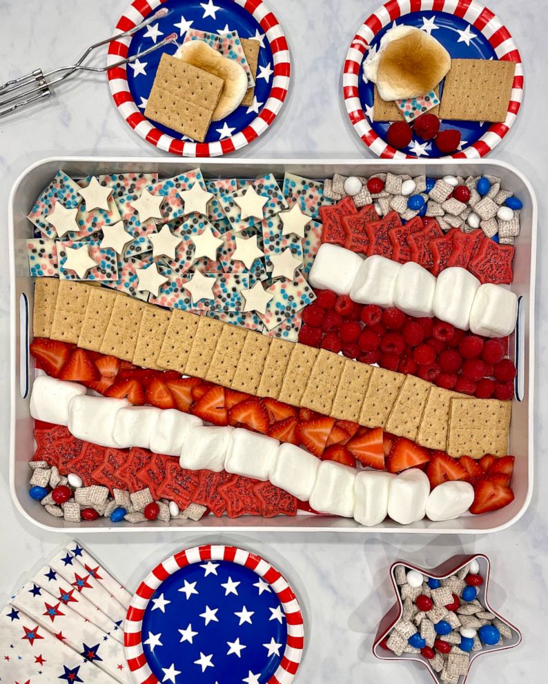 PHOTO: A red, white, and blue star-spangled s'mores board for the 4th of July.