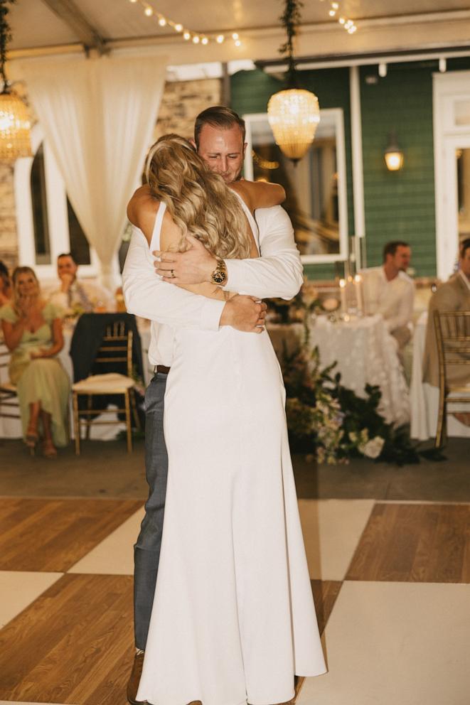 PHOTO: Thomas Stelzer said he had no idea his younger sister Gabrielle Stelzer would surprise him with a sibling dance at her wedding reception.