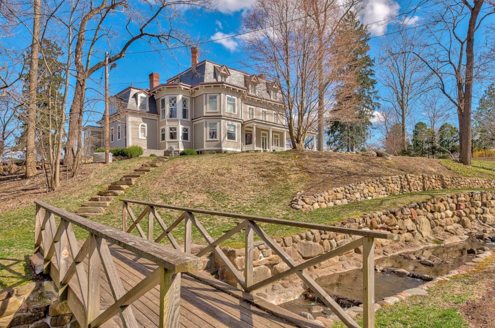 PHOTO: The victorian house from the 1998 film "Step Mom" is located in Nyack, New York, and is listed for sale at $3.75 million.