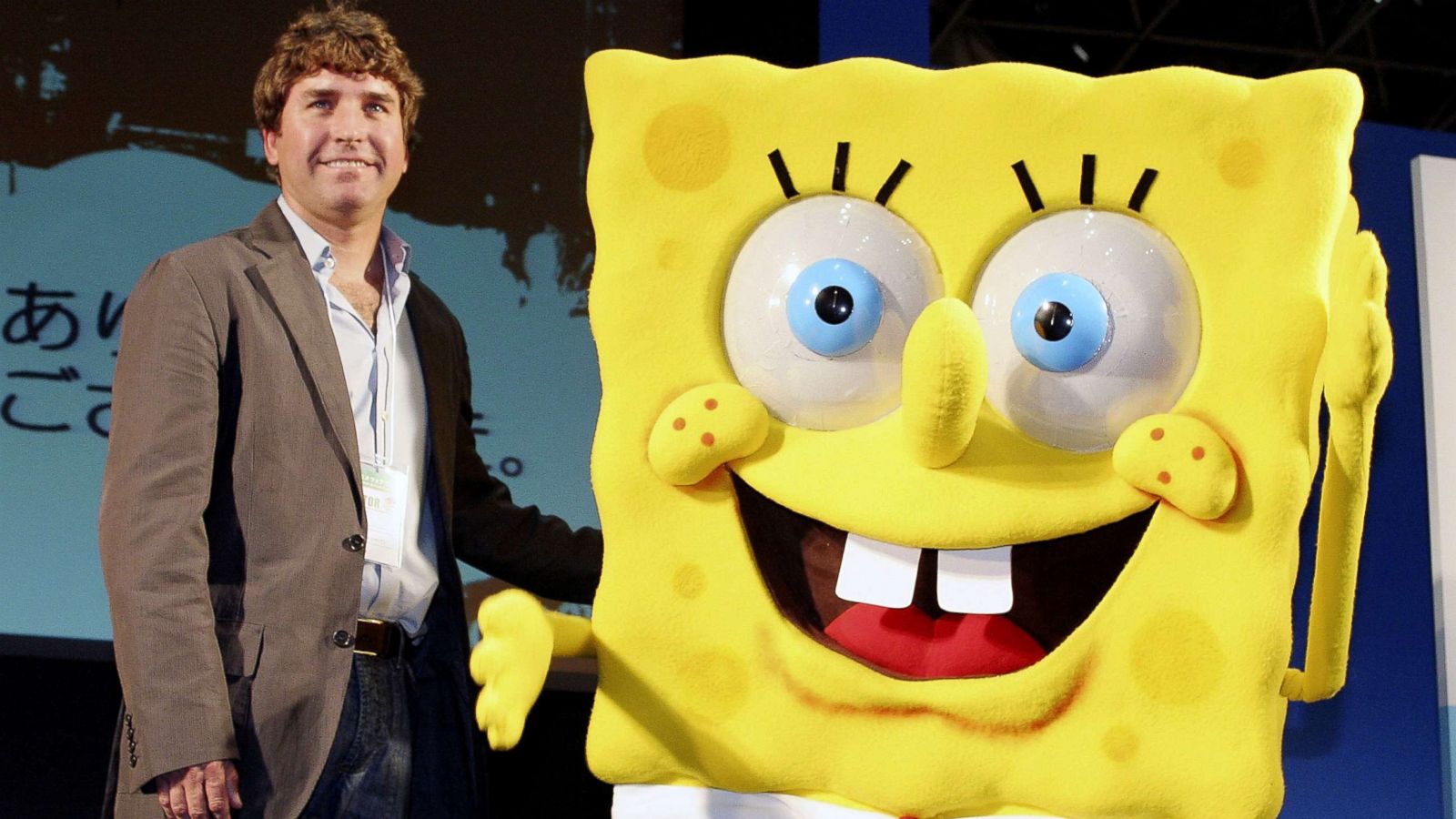 PHOTO: Cartoonist Stephen Hillenburg, the creator of "SpongeBob SquarePants" poses with SpongeBob SquarePants at an event in Tokyo, March 23, 2006.