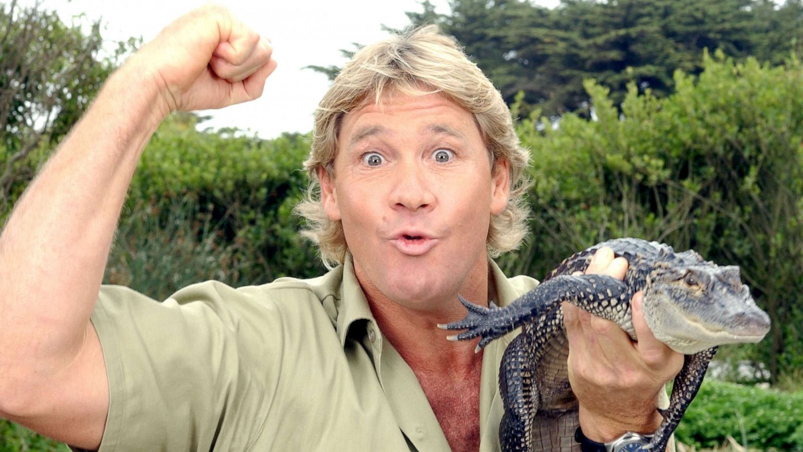 PHOTO: Steve Irwin, poses with a three foot long alligator at the San Francisco Zoo on June 26, 2002 in San Francisco.