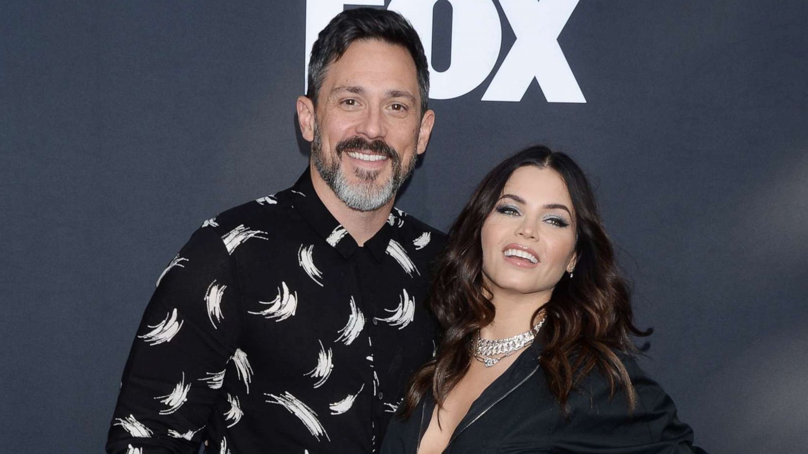 PHOTO: Jenna Dewan and Steve Kazee attend an event at the Staples Center in Los Angeles, Oct. 4, 2019.