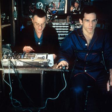 PHOTO: Robert De Niro giving Ben Stiller a lie detector test in a scene from the film 