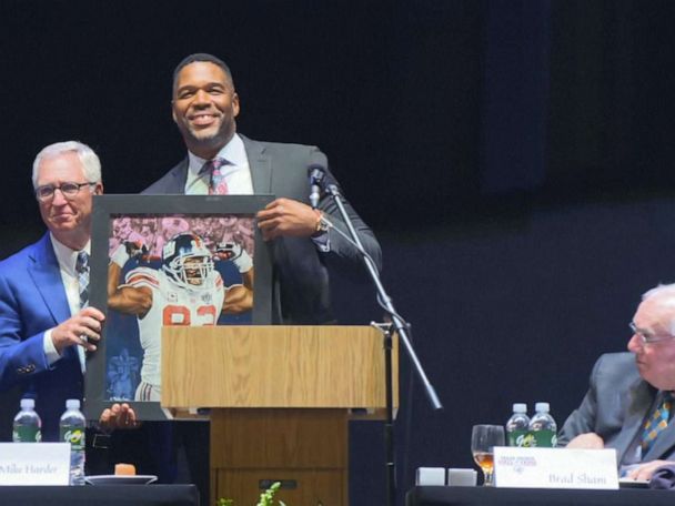 Michael Strahan is officially a believer in Giants QB Daniel Jones