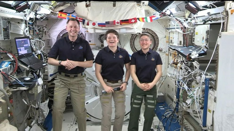 VIDEO: Sara talks with International Space Station astronauts