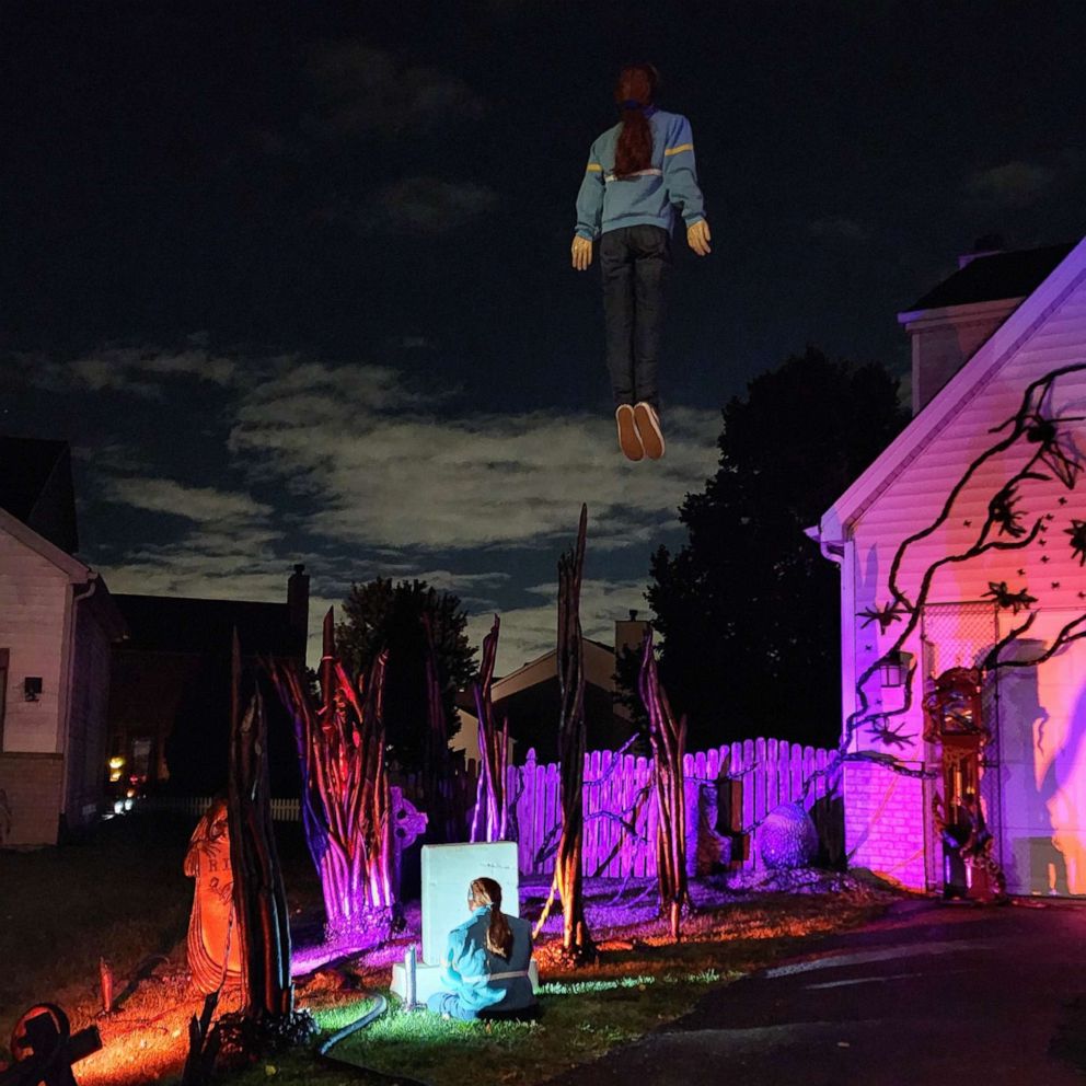 Family's mysterious 'Stranger Things' Halloween decoration wows Good