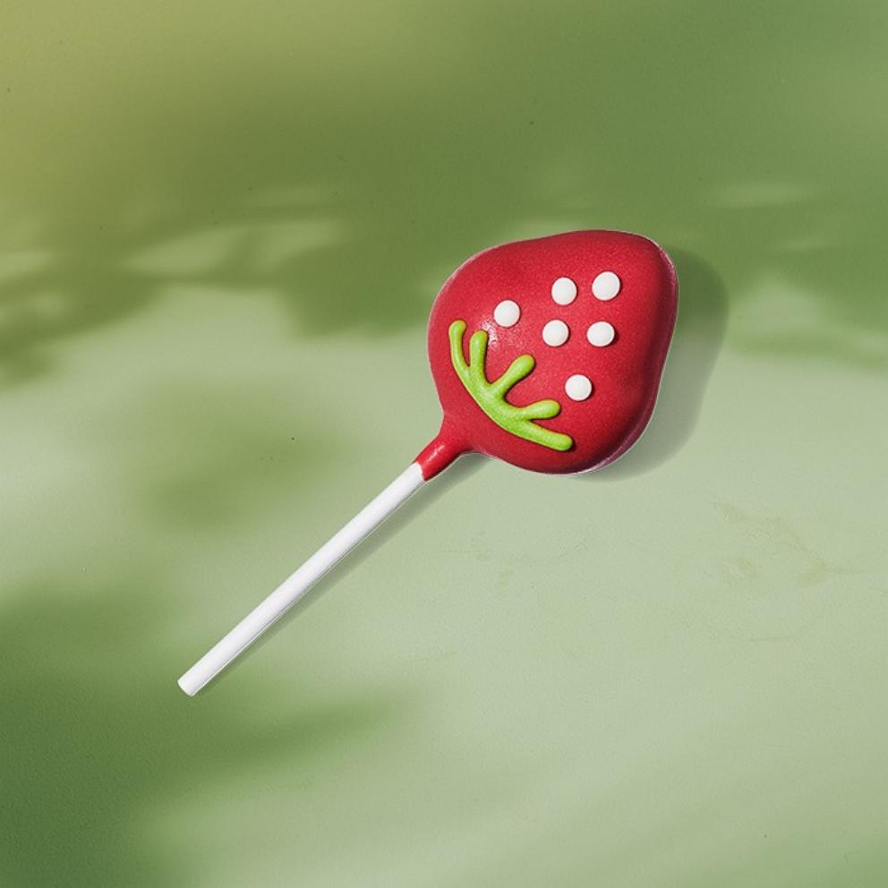PHOTO: Starbucks is introducing a new Strawberries & Cream Cake Pop treat.