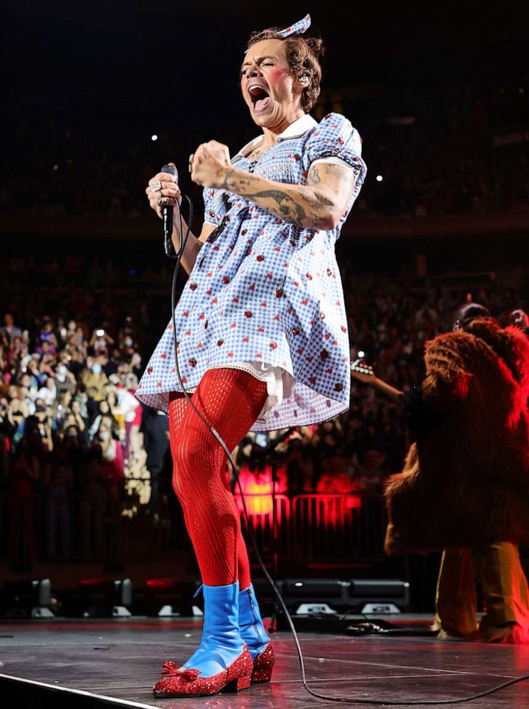 PHOTO: Harry Styles performs onstage in costume at Madison Square Garden, Oct. 30, 2021 in New York City.