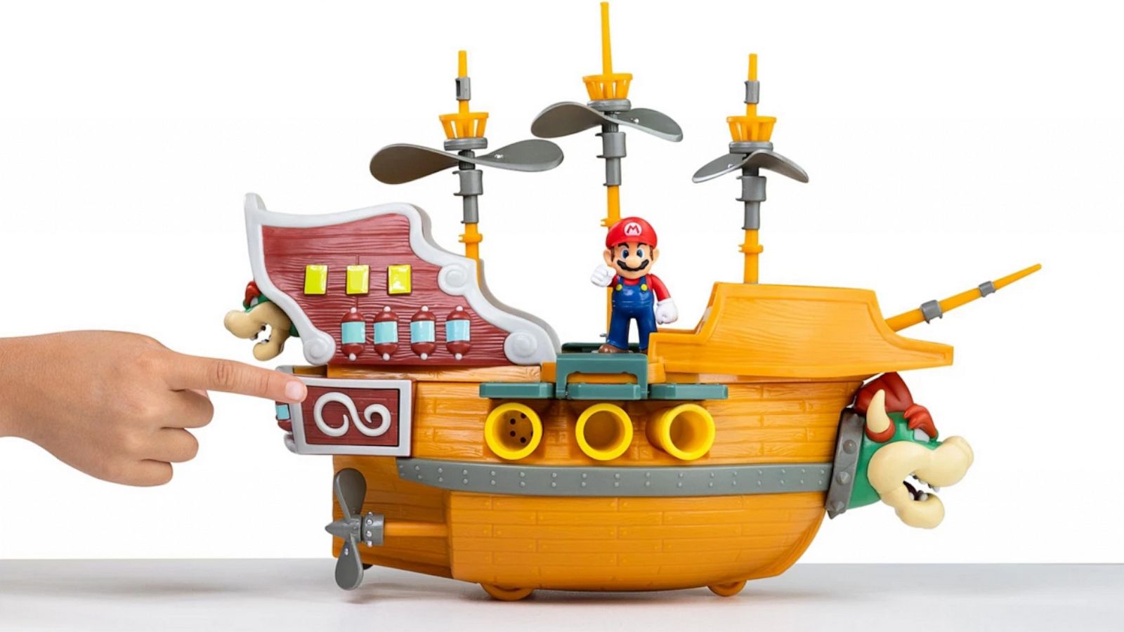 PHOTO: Super Mario Deluxe Bowsers Ship Playset