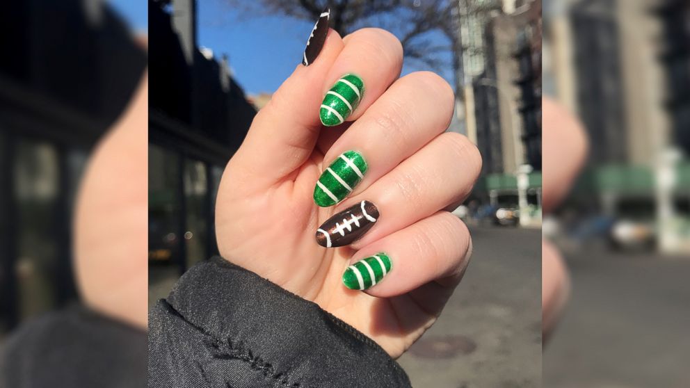 Super Bowl Themed Nails - wide 5