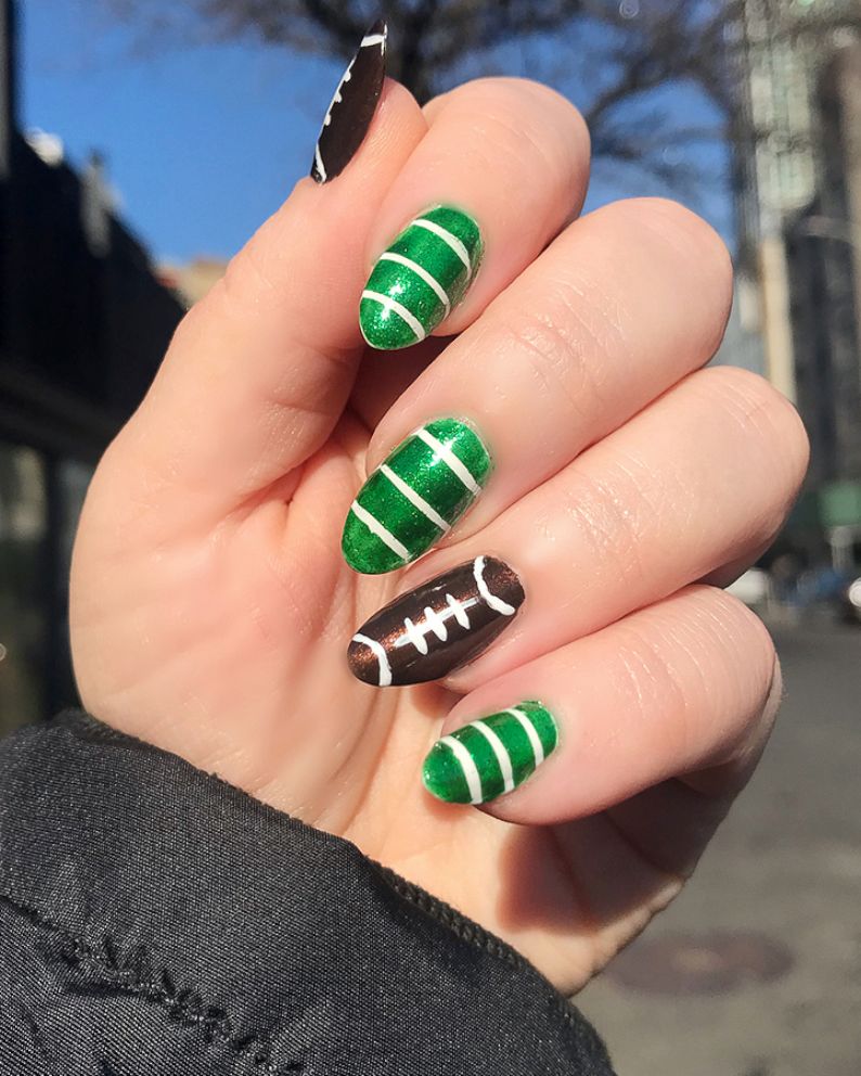 PHOTO: If you're looking to score your own touchdown this February 3rd try out these easy DIY Super Bowl nails.