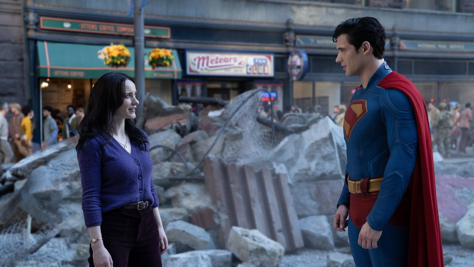 PHOTO: Rachel Brosnahan as Lois Lane and David Corenswet at Superman in Warner Bros. Pictures' "Superman."