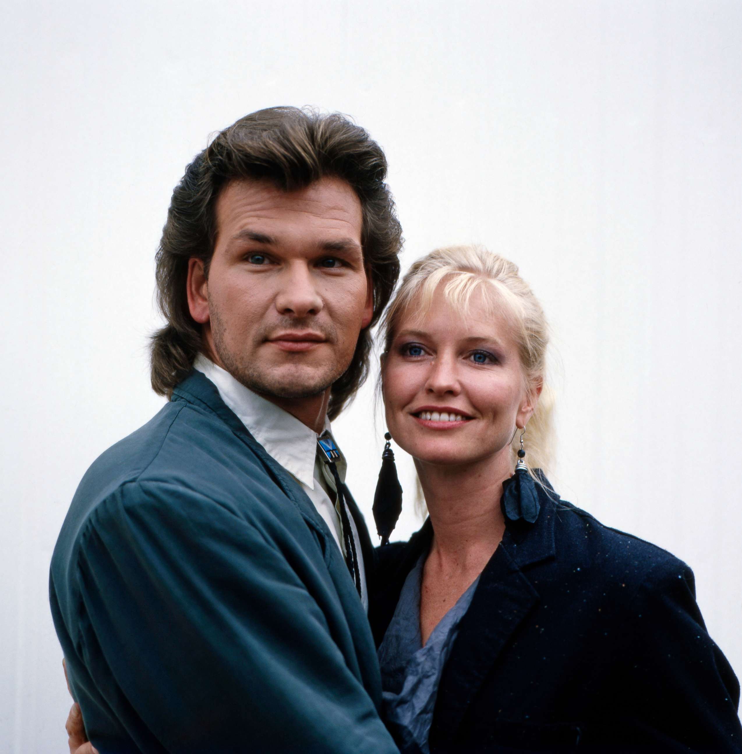 PHOTO: Patrick Swayze poses with his wife Lisa Niemi, circa 1980s.