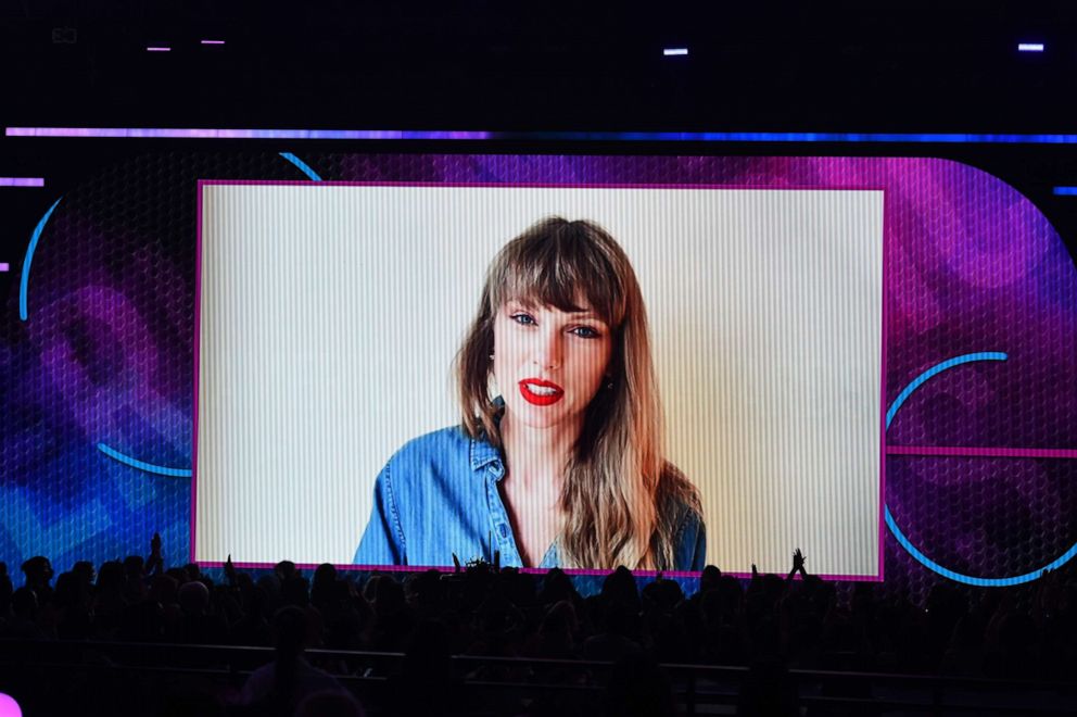 PHOTO: Taylor Swift is seen on a screen during the AMAs at tthe Microsoft Theater in Los Angeles on Sunday, Nov. 21.