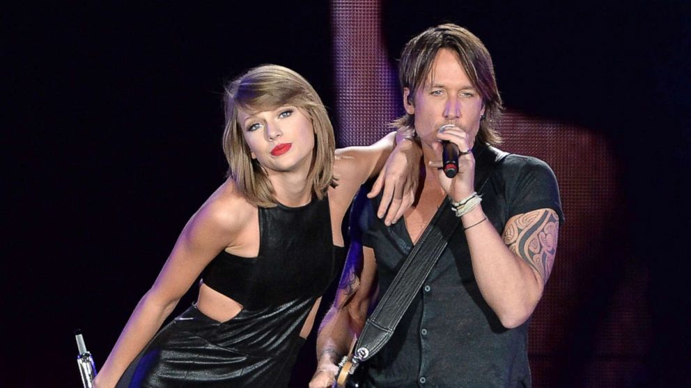 PHOTO: Taylor Swift and Keith Urban perform onstage during The 1989 World Tour live in Toronto, Oct. 2, 2015, in Toronto, Canada.