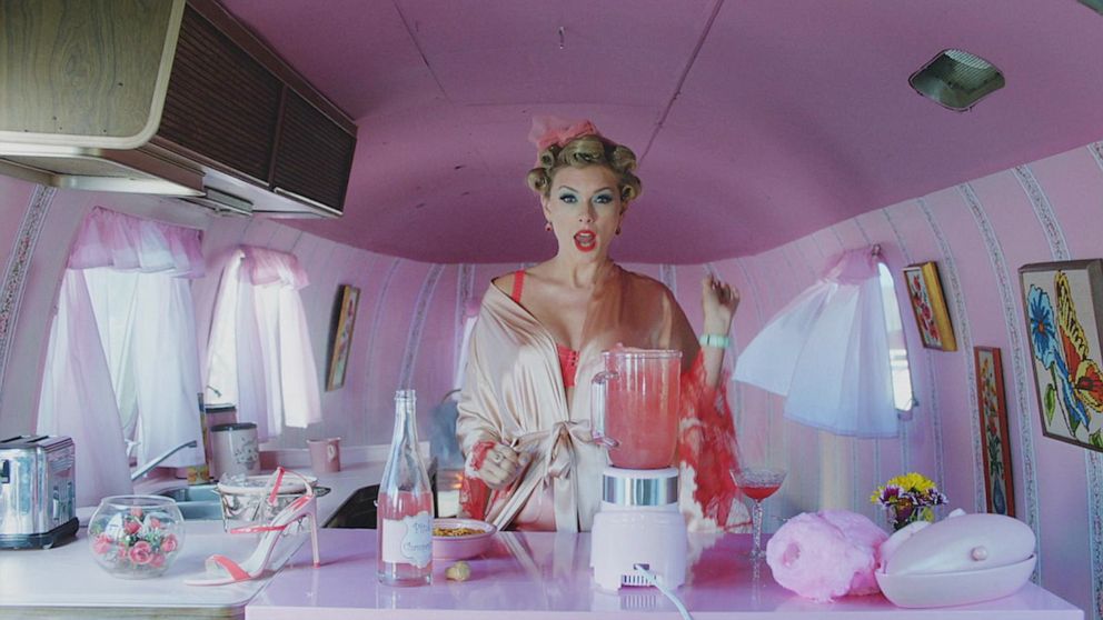 PHOTO: Taylor Swift appears in her new music video.
