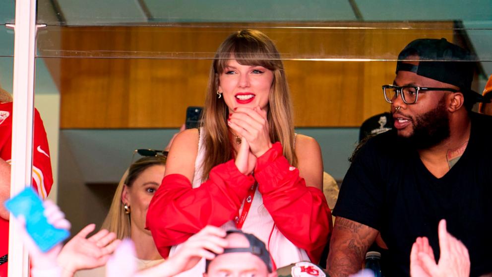 VIDEO: Taylor Swift makes appearance at KC Chiefs game