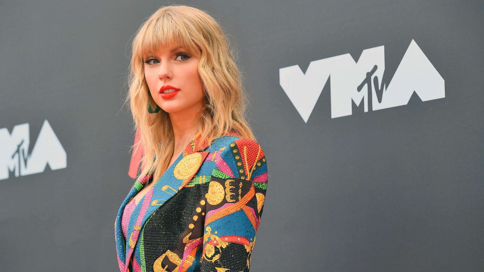 PHOTO:Taylor Swift arrives for the 2019 MTV Video Music Awards at the Prudential Center in Newark, N.J., Aug. 26, 2019.