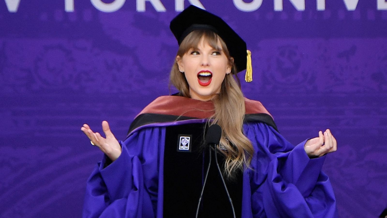 PHOTO: Taylor Swift delivers the commencement address to New York University graduates, in New York, May 18, 2022.