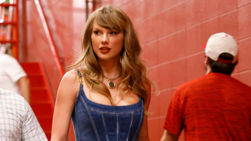 PHOTO: Taylor Swift arrives ahead of the Kansas City Chiefs v Baltimore Ravens game at GEHA Field at Arrowhead Stadium on September 05, 2024 in Kansas City, Missouri.