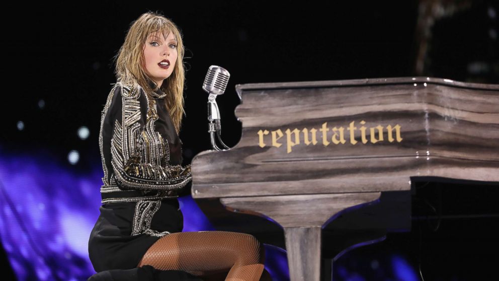 Did Taylor Swift Play Ben Franklin'S Piano  