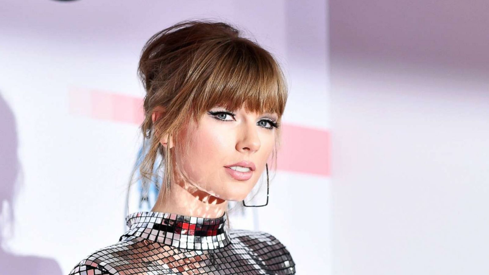 PHOTO: Taylor Swift attends the 2018 American Music Awards at Microsoft Theater, Oct. 9, 2018, in Los Angeles.