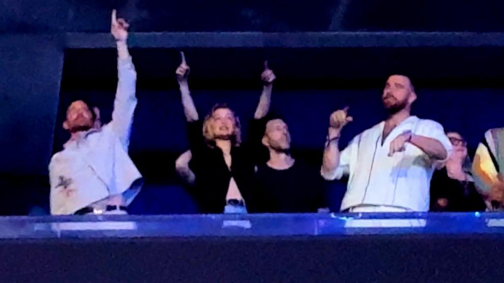 Travis Kelce, Gigi Hadid and Bradley Cooper dance at Taylor Swift's Paris ...