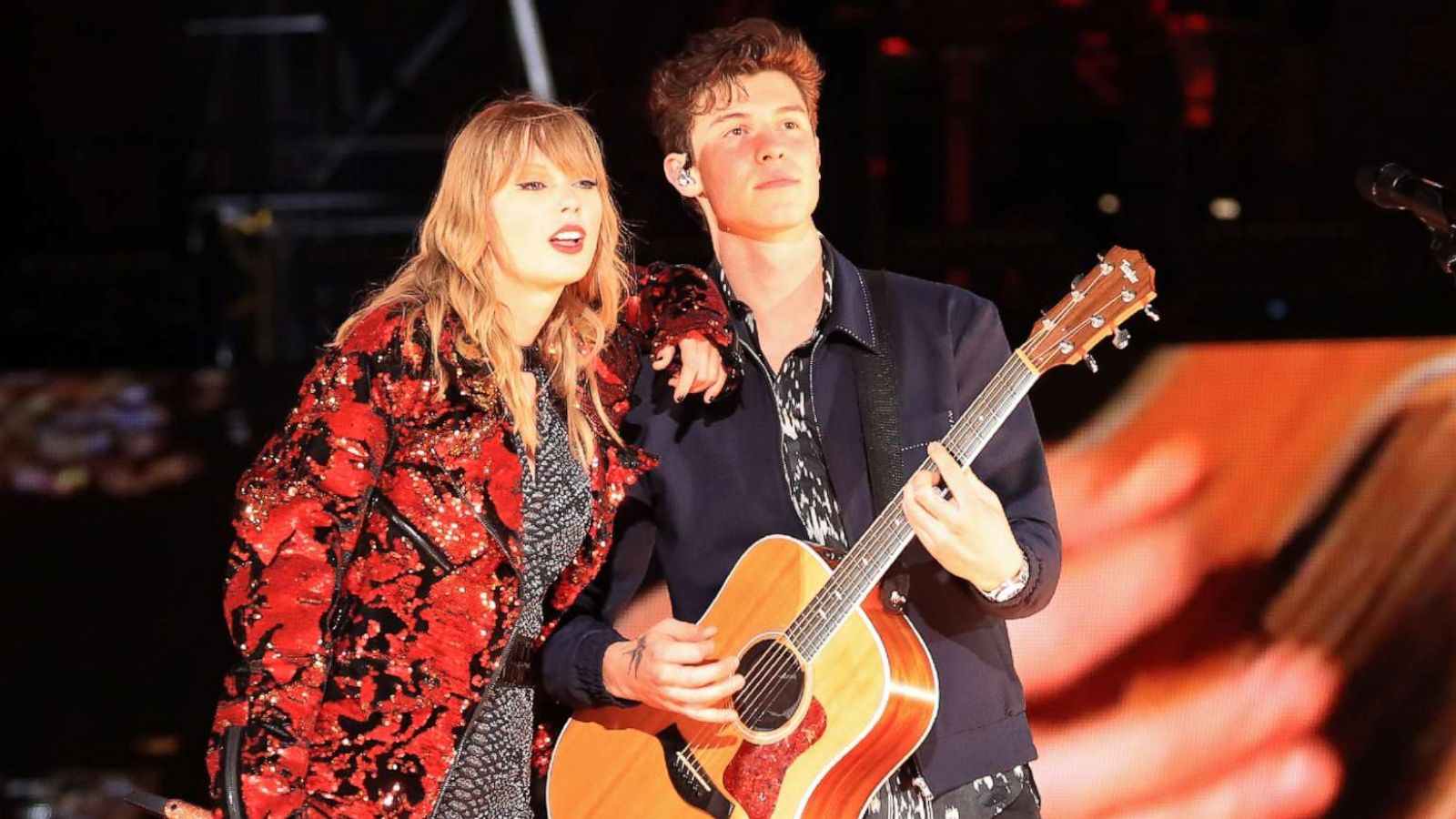 PHOTO: Taylor Swift, left, and Shawn Mendes perform onstage during a concert in Pasadena, Calif., May 18, 2018.