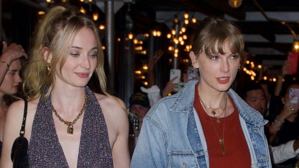 Taylor Swift and Sophie Turner step out in New York City – NBC Los Angeles